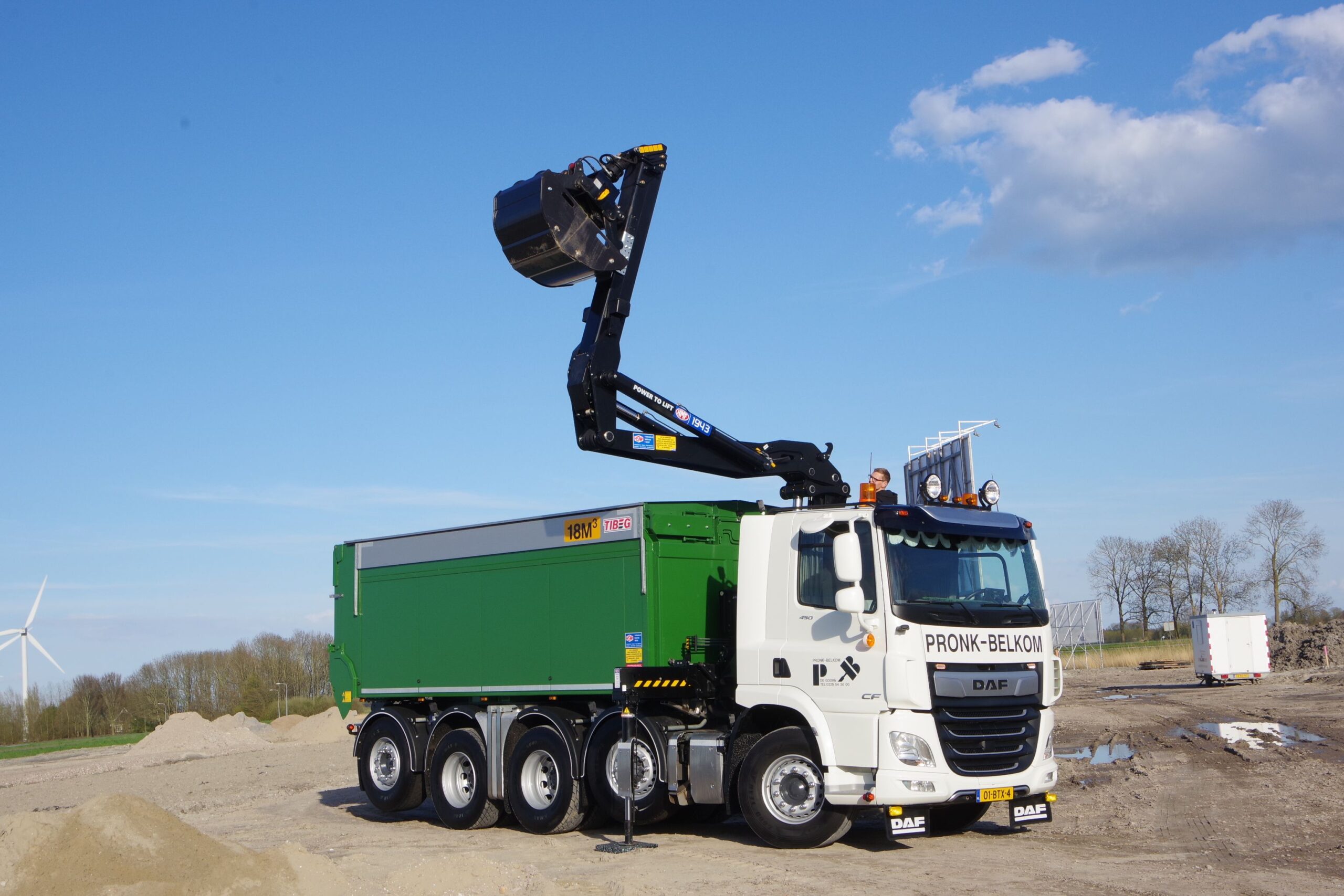 2 DAF_10x4_Quadro_HMF 1943 Pronk opklappen 1