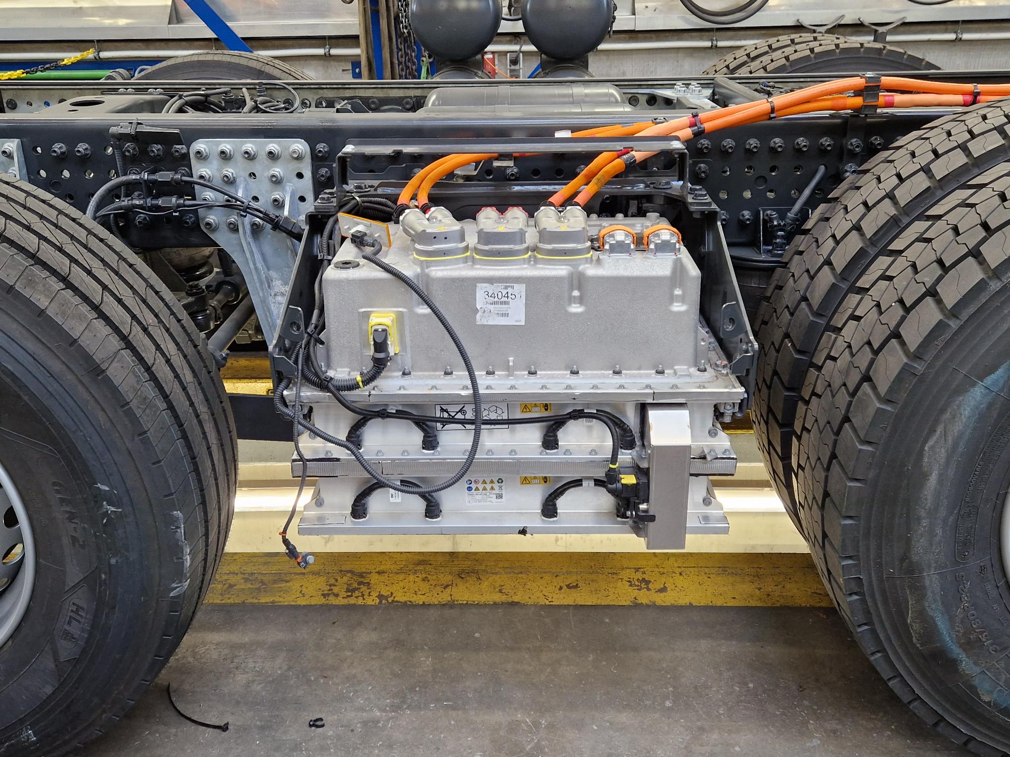 VT 8x2 accu's tussen as3-as4