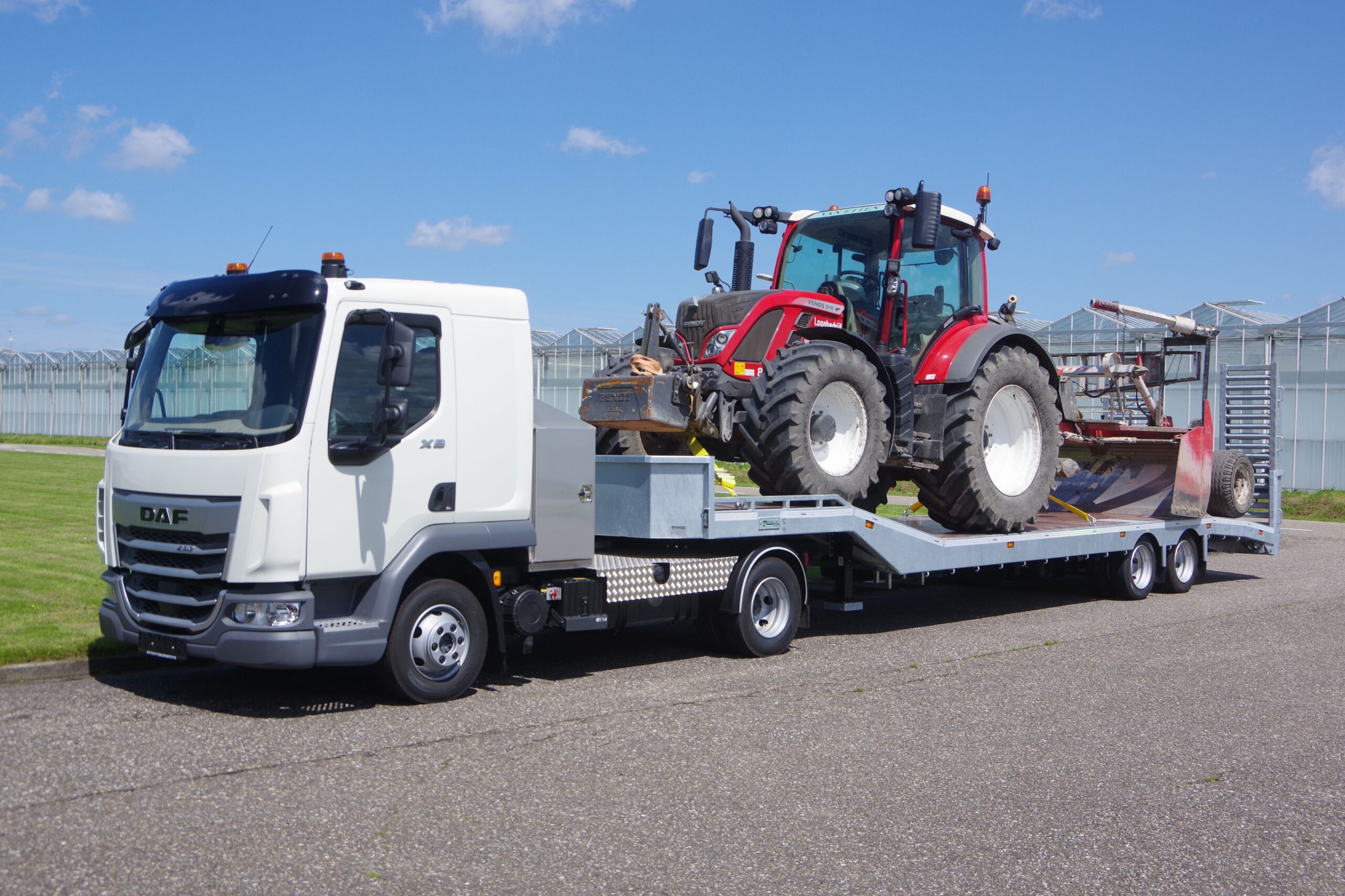.XB-trekker met 10,5m semidieplader 716 lv 5
